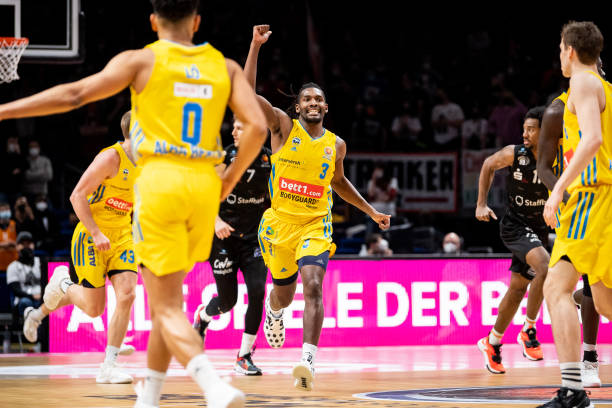 凭借着出色 凭借着出色