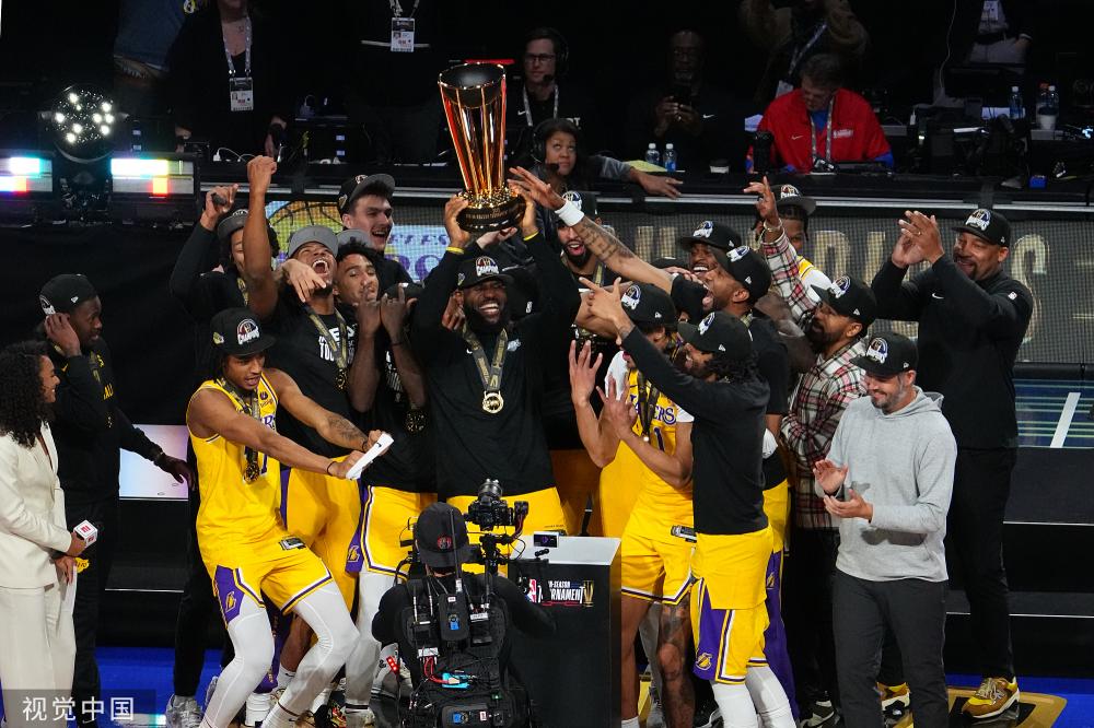 上海队则凭 上海队则凭