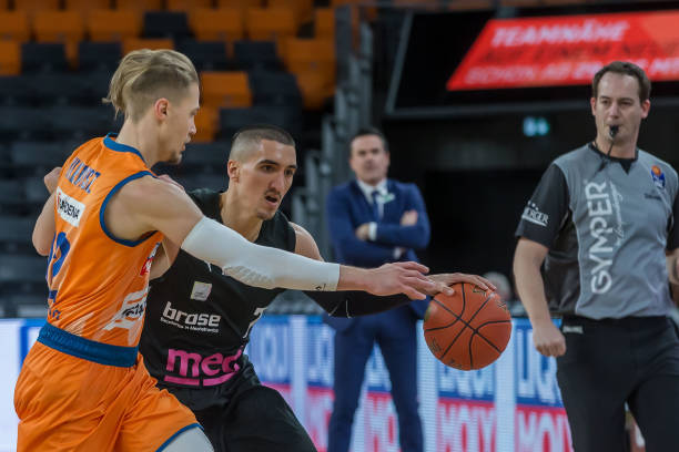 这种战术理 这种战术理