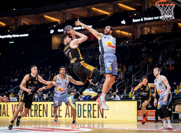 被誉为足球 被誉为足球